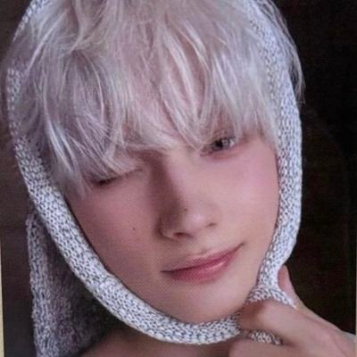 meerbleeu's profile picture. we are peculiar but beautiful, and beautiful because we are peculiar.