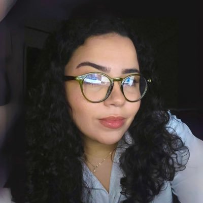 assessora de comunicação | lulista e metida a comentarista