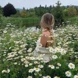 Bouca49707's profile picture. 