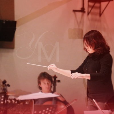 MedinaYazmn's profile picture. Soy Yazmín Medina, directora de orquesta, violinista y compositora. Bienvenidos a este espacio donde la música se convierte en mensaje y la batuta mi camino.