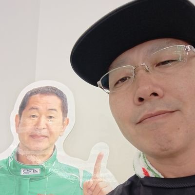 峠ステッカー収集、デコトライベント、カスタムカー、航空無線、裁判傍聴、書道、御朱印、たまにモルック。いろいろと💴かかる。