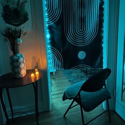 Seated gloryhole located with lofi beats and chill vibes servicing soft tops, gays, and theys.