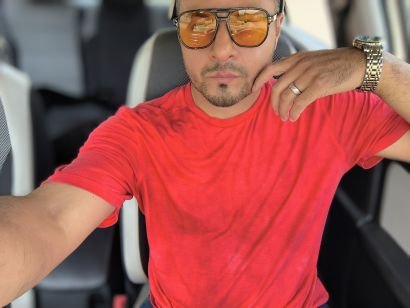 ivanbazang62755's profile picture. 