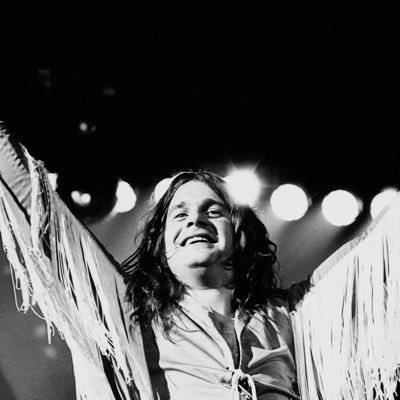 rockid1's profile picture. 20세기 소년, X세대 아저씨, 밴드 목성도마뱀에서 기타와 목소리