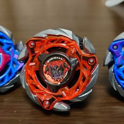 じじいジュース ベイブレード モンハン 仮面ライダー アニメとゲームも色々やってる!
@12345ZZG2