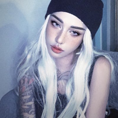 Vice_1229's profile picture. 販售原味｜可愛又迷人的反派角色｜錄本請私訊｜關評推廣自辨｜點連結→加入限定社群→領取限時桌布 https://t.co/HxFMHafdgH