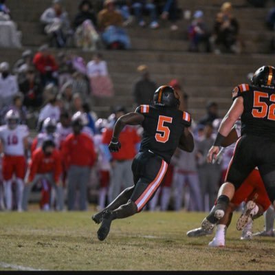 Catholic High School B.R 27’ | 6’2| 210| 4⭐️ RB| #1 RB IN STATE