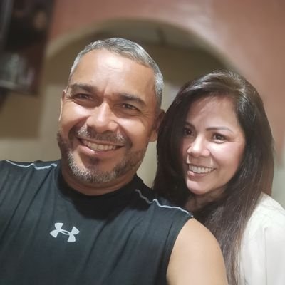 Propietario de Tres Marías. Periodista. Amante de la naturaleza, los deportes y la familia. Temeroso de Dios.