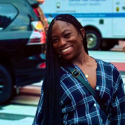 helenmellon212's profile picture. A Margarita in one hand, a poetry book in the other My favorite people call me Mellon🍉