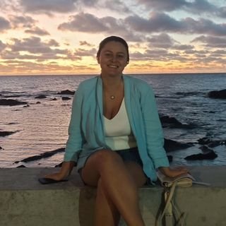 carolboninib's profile picture. advogada pela @de_usp | mestre na @FGVDireitoSP, cientista social em formação e doutoranda em ciência política na @uspfflch 📚