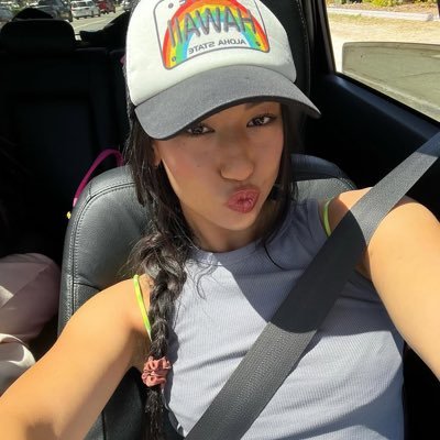 StephanieC21165's profile picture. Aries ♈️ 💋🥰