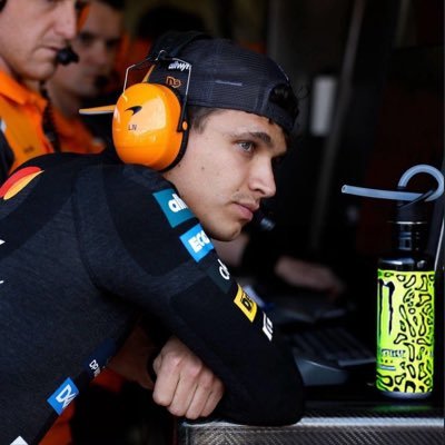 vlqndr's profile picture. 🏎️ ; she/her ✧˚ · . #bringbackthemullet