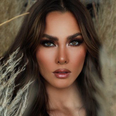 Miss Costa Rica 2014 👑 TV host | Directora en Imagination Empowerment | Mi marca @fireproofbyKary 🔥 Nos vemos en Instagram https://t.co/hfQeuambfc