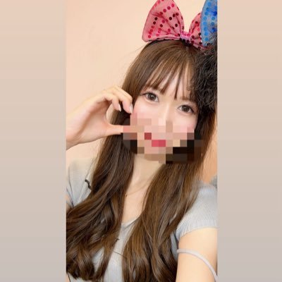 彼女(@yumi110320)を複数の男性に寝取らせたい。3Pや4Pの他人棒も興奮する。寝取られカップル。関西住み。特にゆなに”射精”するところを見たい。他人棒で興奮させてくれる単男さんを募集します。
