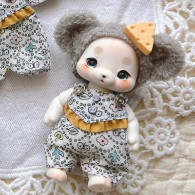 Co-(シーオー)の名でオビツ11や動物ドールのお洋服を製作しています。イベントはCo-NAdeCO(コナデコ)として(@lilicodool)と参加。栗鼠~kumukuku.cocoriang服などはrisubaco様へも✩/タグ #co_na ぬい服も気ままに♡shopは☟に