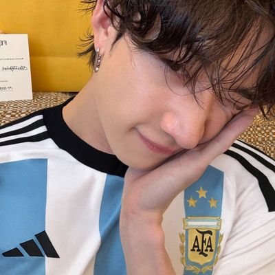 3racha me saco de la falopa. tomando mate y escuchando a karina con chan