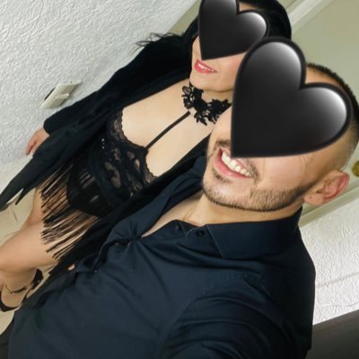 Pareja guapa 🔥,en los 30’s gusto por MHM nos encanta el Blizz 👩❤️💋👩 ✂️ y bailar Salsa 🫦