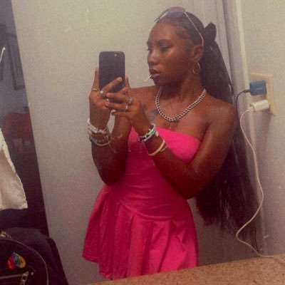 li body, holdin B!G weight😮💨🍫!! dms open for collabs & meets(price non-negotiable serious inquiries ONLY)
