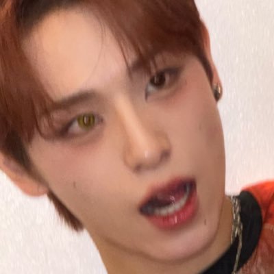 zihakunX_O's profile picture. 한입해봐