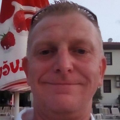 Don't follow me then add me and message me trying to pull a stunt I'm not as green as I am cabbage looking so if your after money send me some first Comprendi