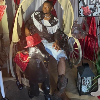 young entrepreneur from Chicago's westside, #EnspirationIsEverything