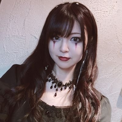 ヴァルスニア旅楽団『神飢狼(しんきろう)』の魔族としてクエストに参加しております、リリーです💞
秋葉原のメイドカフェでお給仕経験あり、演劇経験ありです🎀お歌を歌うのも好きです🎀お仕事の依頼がございましたらDMまでお願いします(⋆ᴗ͈ˬᴗ͈)”