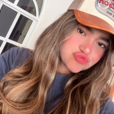 _rubyrglez's profile picture. 999