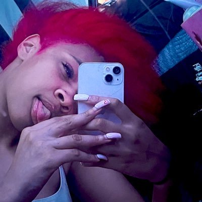 yomanfavredhead's profile picture. 