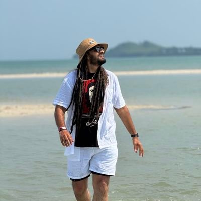 केभ्यः राक्षस अन्येभ्यः देवः
कोई उपलब्धि नहीं , मनुष्य का कर्म कर रहा हूँ , मृत्यु सत्य अटल है।
हजारों खोखले शब्दों से अच्छा वह एक शब्द है जो शांति लाये।