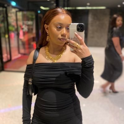 Nourayadrn's profile picture. 📍Paris, 🇰🇲