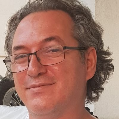 Bend-i peyvend-î dilim ebrû-yı gaddârındadır Rişte-î cem'iyyetim zülf-i siyeh-kârındadır Hastayım ümmîd-i sıhhat çeşm-i bîmârındadır