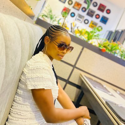 eminent_ds's profile picture. Social Media Strategist for personal brands and businesses. 📊 PR/ Marketing babe 😍 Goofy a** 🙃