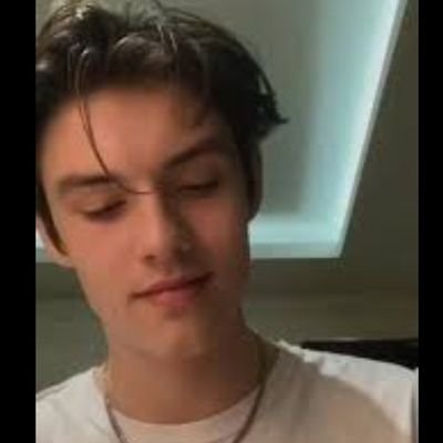 Albert442023082's profile picture. 