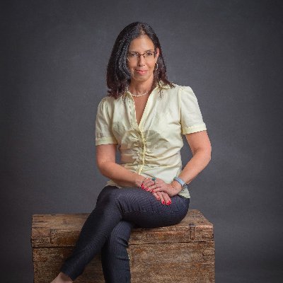 I LOVE building and growing company pages and communities on LinkedIn | Content Marketing + AI | Calm living & self-growth reads | Vegetarian 🥗