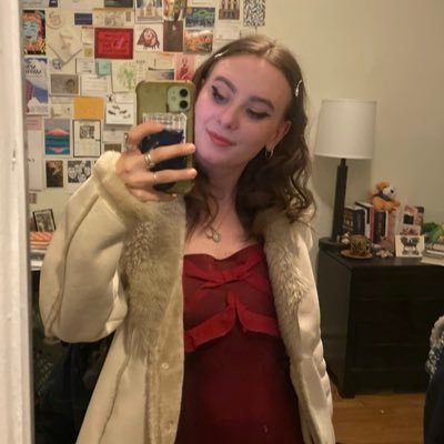20, former Chair of @YCAWales | she/her | History and Political Science Yale’26 |requests to poppysevans@gmail.com