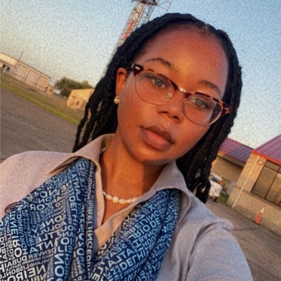 🇧🇸|she/her| 222| Your friendly, unconventional neighborhood SkyWorker. Facebook:@SpicyFox1 TikTok:@_spicyfox Pinterest: @spicyfox_ Come Fly With Me ✈️