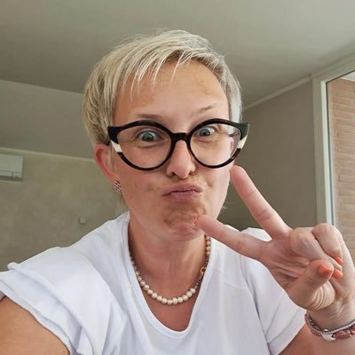 Coucou je suis la bienvenue sur cette application et j’aimerais me fais des amis et connaissance. Merci et belle journée à vous