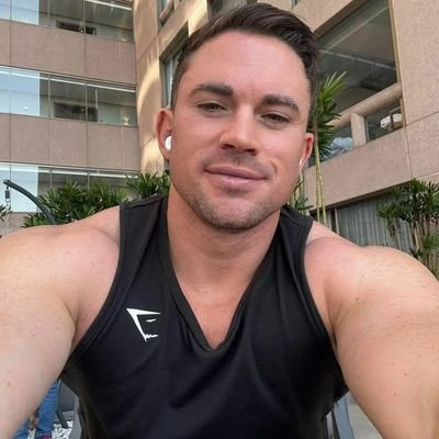 JohnLuis227237's profile picture. 