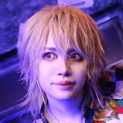 メルでありタクヤです V系アホバンド『超ジャシー』ボーカル ソロ活動名義『Melltaku』 作詞作曲 関西弁の小っちゃい奴です メルラーらぶ https://t.co/Wg8jYXvS1d