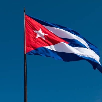 Revolucionario, militante del PCC, fiel seguidor de las ideas de Fidel, Raúl, Díaz Canel y demás dirigentes de esta hermosa obra llamada Revolución.
