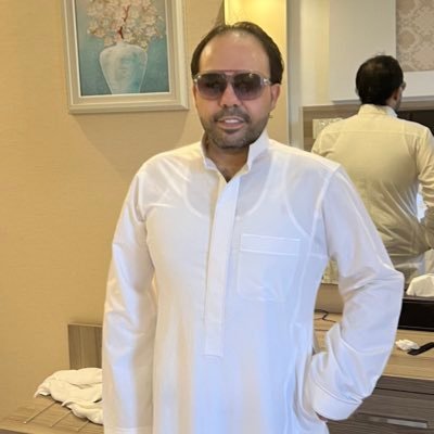 أنا الشمسُ التي لا تغيب
أنا صخرةٌ لا تتهدّم ||و أنا النجمُ الذي لا يميل || لا أبالي بمن حولي و لا بمن قد مضى || أنا من يكتب تاريخه || و أنا من يصنع مجده ||😎🥰