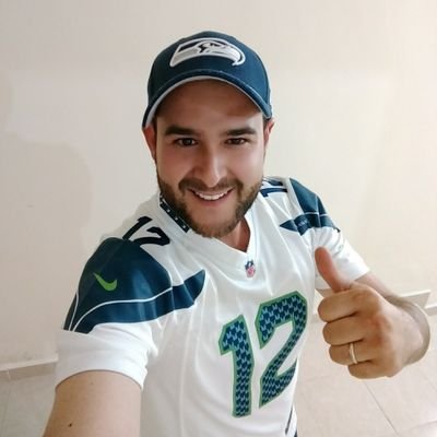 L.A. FECA UJED - Agradecido con Dios por cada Bendición † FAMILIA 👨👩👧👦 HEINEKEN🍻 & SEAHAWKS💚