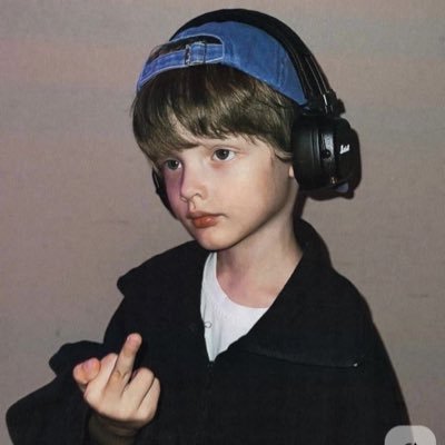 NghimTng189764's profile picture. 