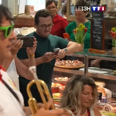 Journaliste @MLBeziers. Formé par @midilibresports, @TelegrammeSport et @ESJPro. Handballeur et golfeur à ses heures perdues. De mauvaise foi à plein temps.