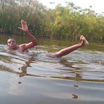 Iyo ushaka kwihuta cg kwiruka ugenda wenyine , ark iyo ushaka kugera kure ujyana n'abandi. 👬👭👫.
