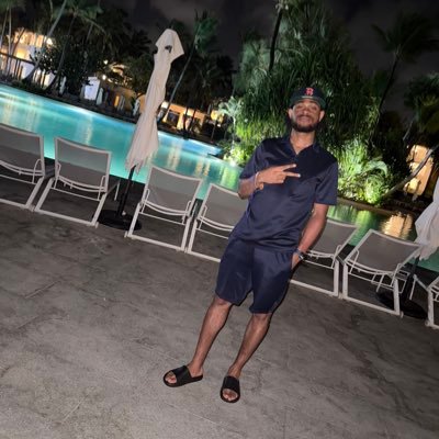 🇳🇬 | RIP SK 🕊️ | #DubNation | #MUFC🔴 | #HalaMadrid⚪️ | #NEPats