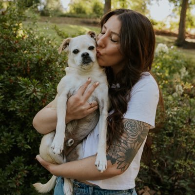 “I’m a lover not a fighter but I’ll fight for what I love” 💍👰🏻♀️🩷 🦮🐕🦺🐕🦺🏃🏻♀️🎵🎧📚⚜️🏈👻🌷🌞♍️
