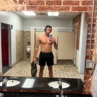 JamesPhill33397's profile picture. 