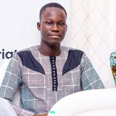NMessinou's profile picture. Rédacteur Web SEO, créateur de contenu inspirant et passionné par le développement personnel. 

J’aide à transformer des idées en actions et des mots en succès.