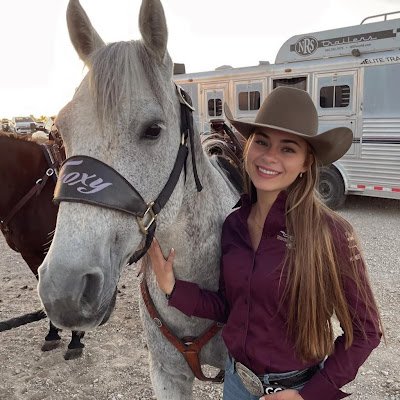Zoeeeeeeride's profile picture. Boots, hay, and open fields.
Where the horses are — that’s home 🐎🌾